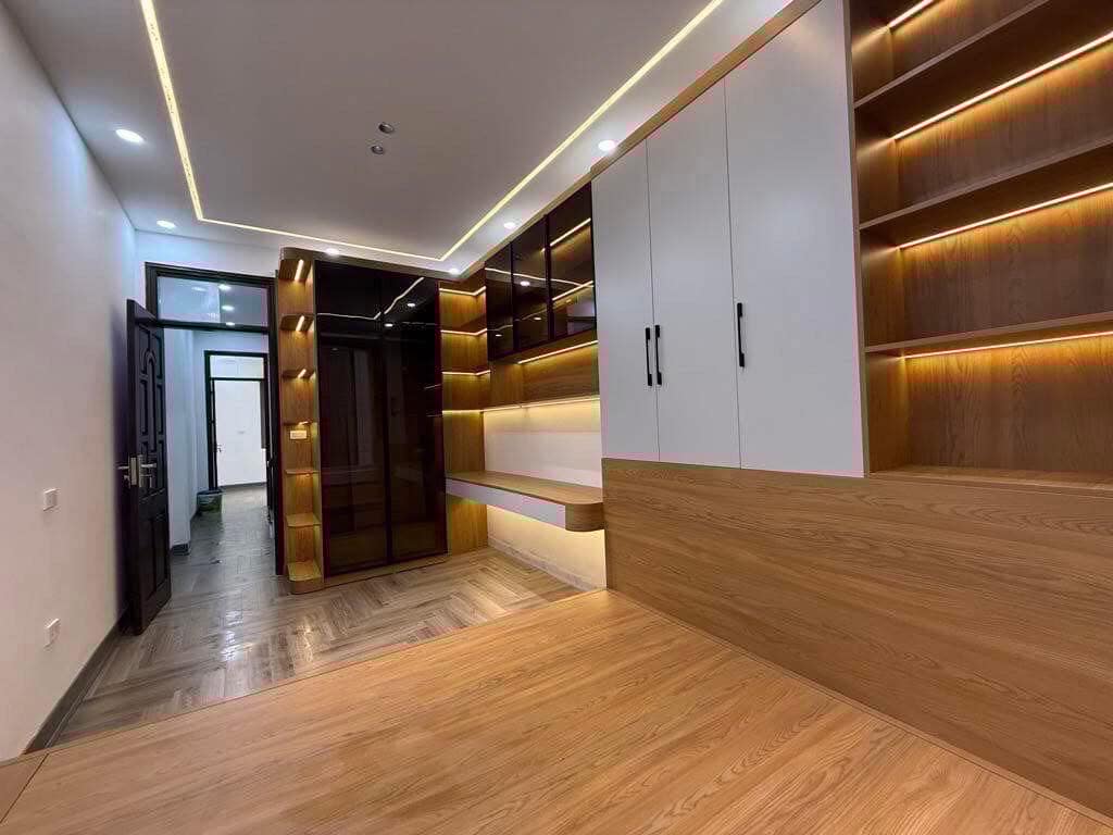 NHÀ ĐẸP YÊN NGHĨA HÀ ĐÔNG –LÔ GÓC 2 MẶT THOÁNG –FULL  NỘI THẤT – Ô TÔ LÙI CỬA 15M RA Ô TÔ TRÁNH –Giá  4 Đồng